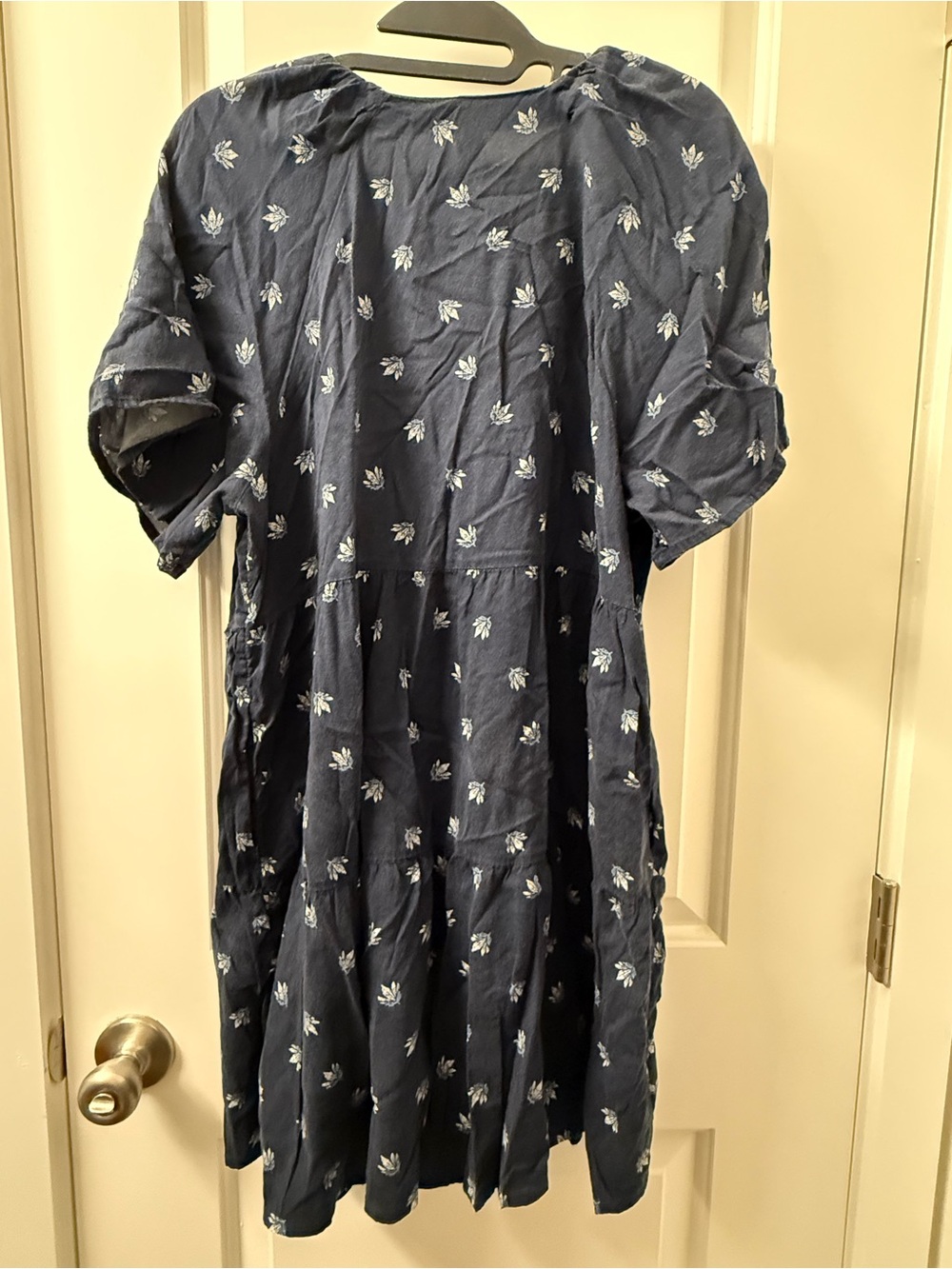 Navy Floral Tiered V-Neck Dress Petite Large LP Flowy - Picture 4 of 5